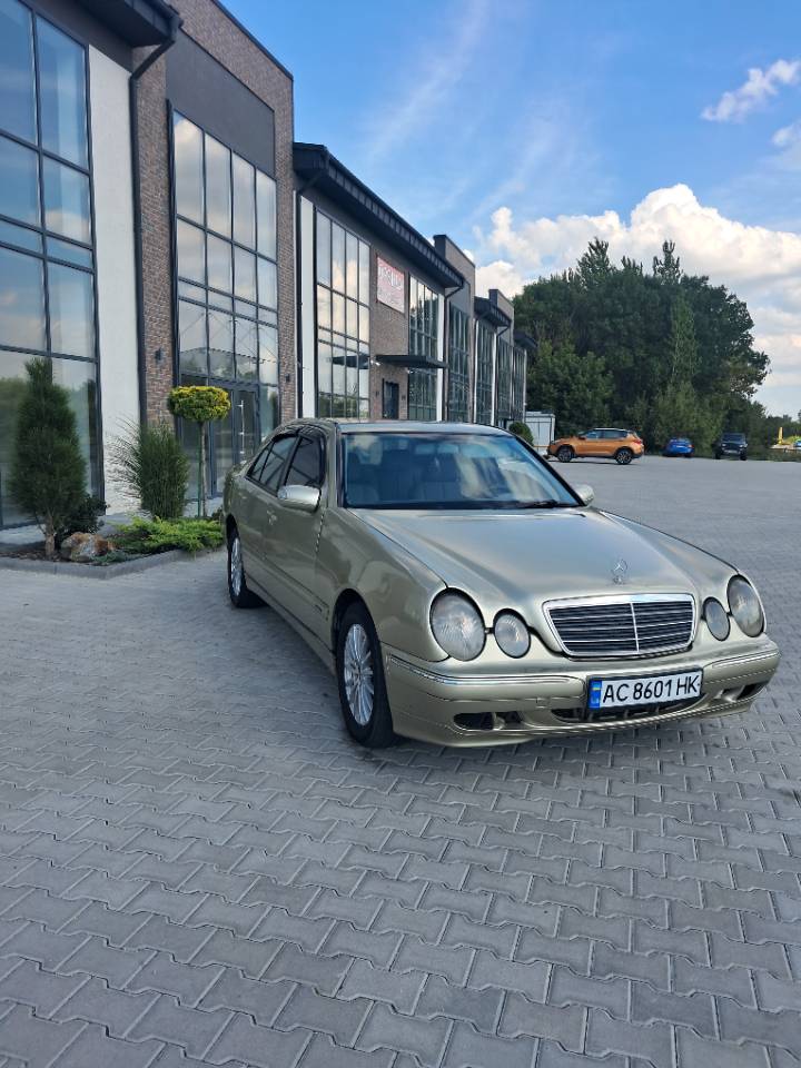 Mercedes-Benz E-Класс - фото 3