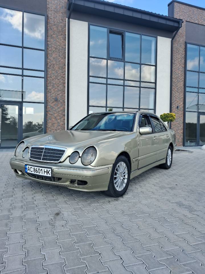 Mercedes-Benz E-Класс - фото 1