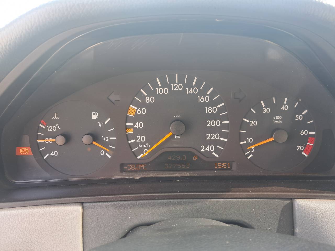 Mercedes-Benz E-Класс - фото 11