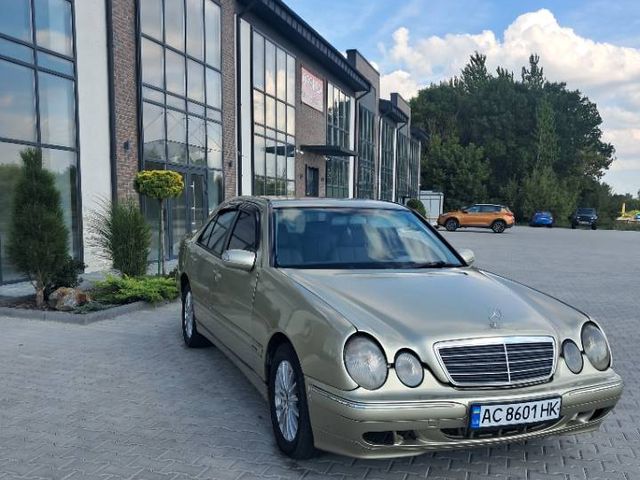 Mercedes-Benz E-Класс - зображення 3