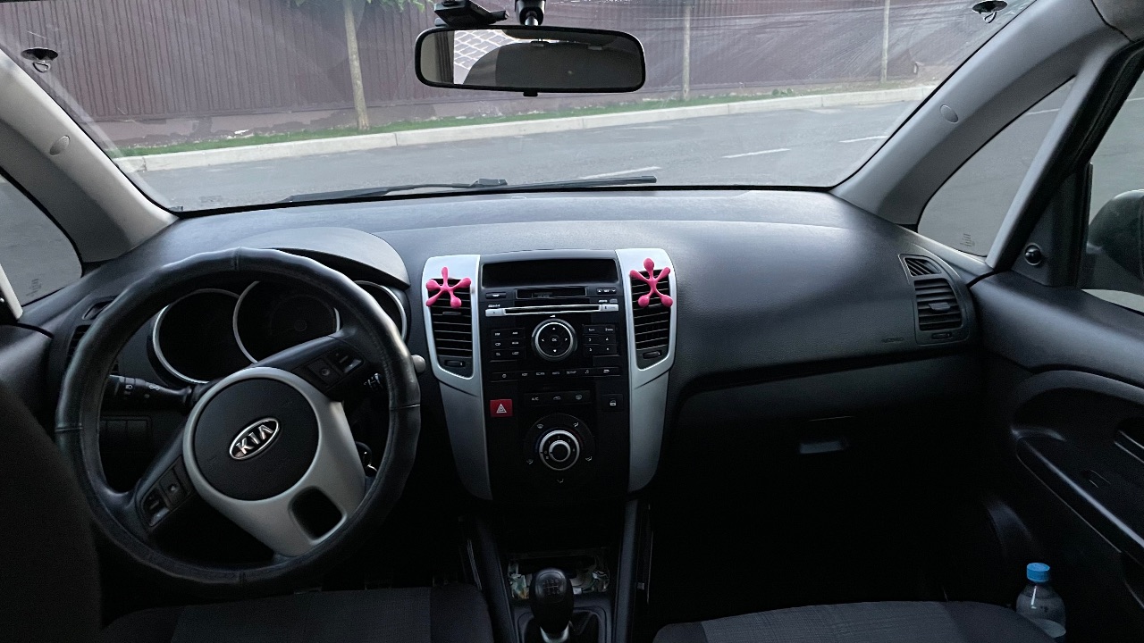 Kia Venga - фото 8