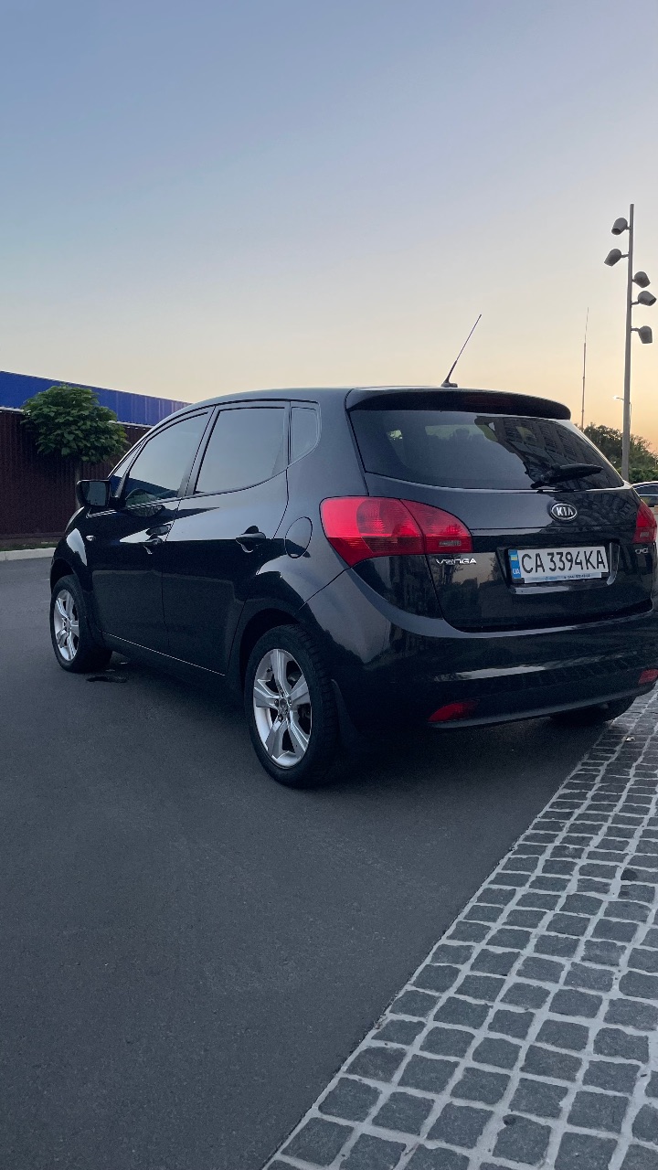 Kia Venga - фото 5