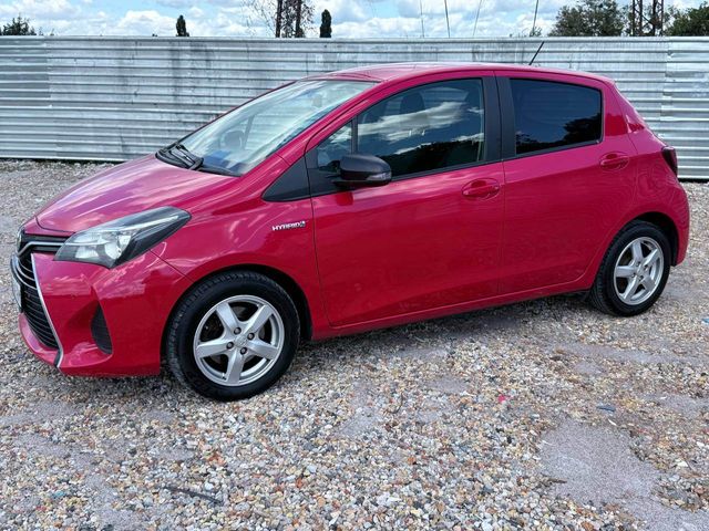 Toyota Yaris - фото 2