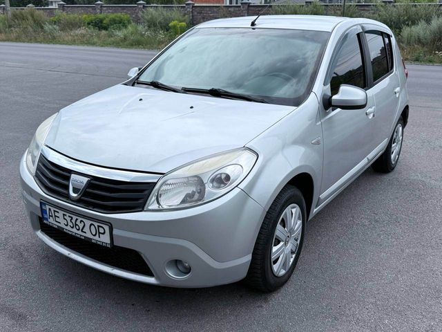 Dacia Sandero - зображення 1