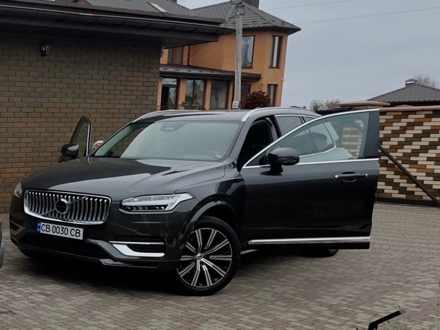 Volvo XC90 - фото 1