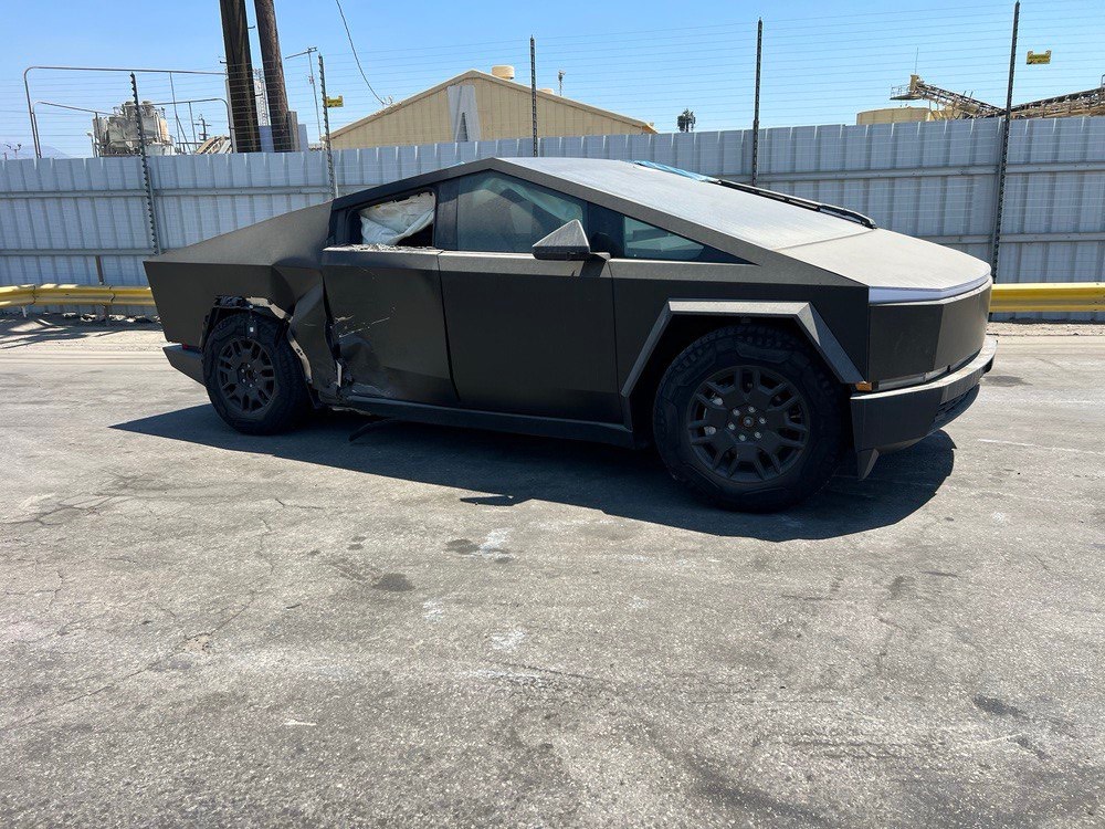 Tesla Cybertruck - фото 2