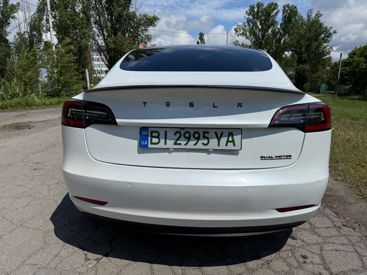 Tesla Model 3 - фото 3