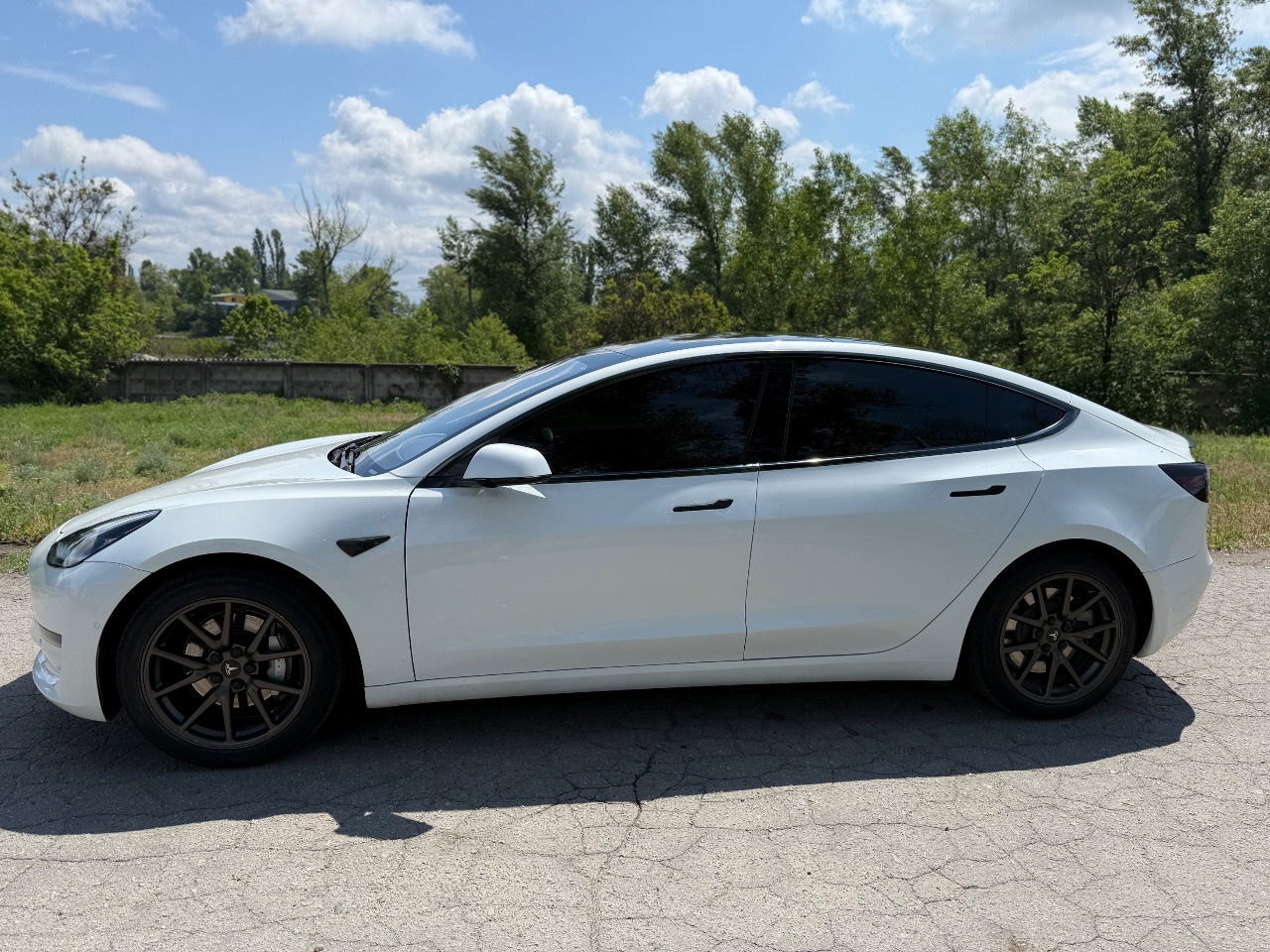 Tesla Model 3 - фото 2