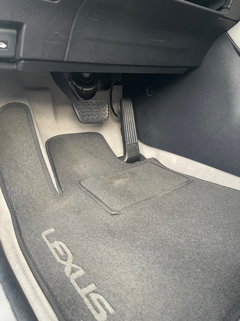 Lexus RX - фото 20