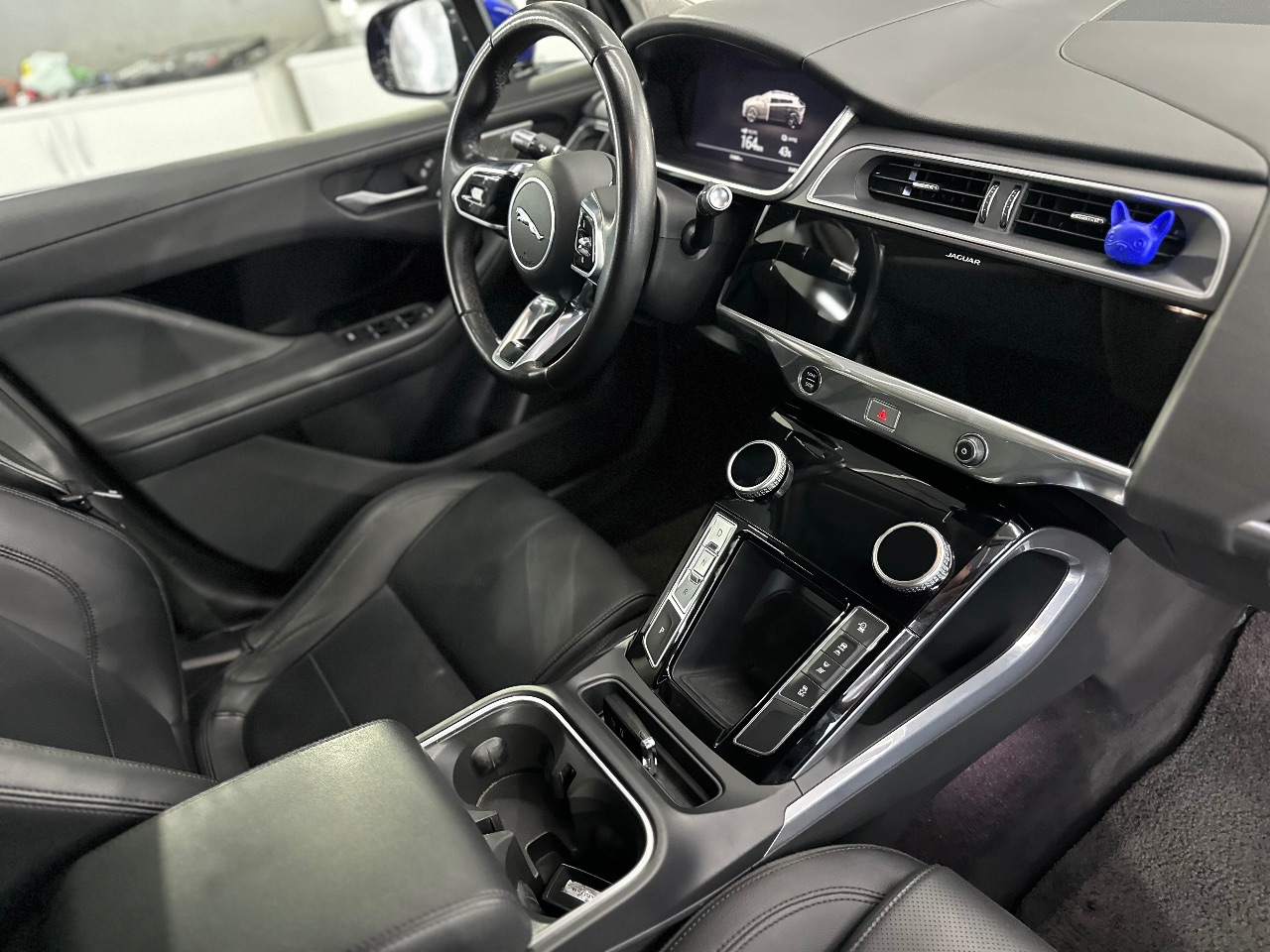 Jaguar I-Pace - фото 13