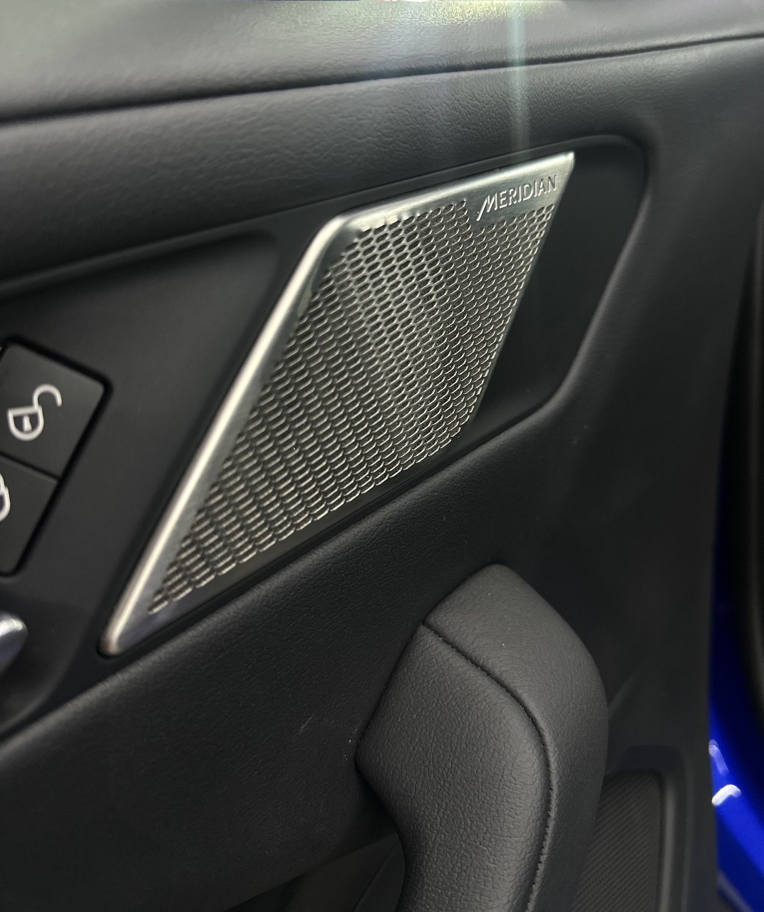 Jaguar I-Pace - фото 7