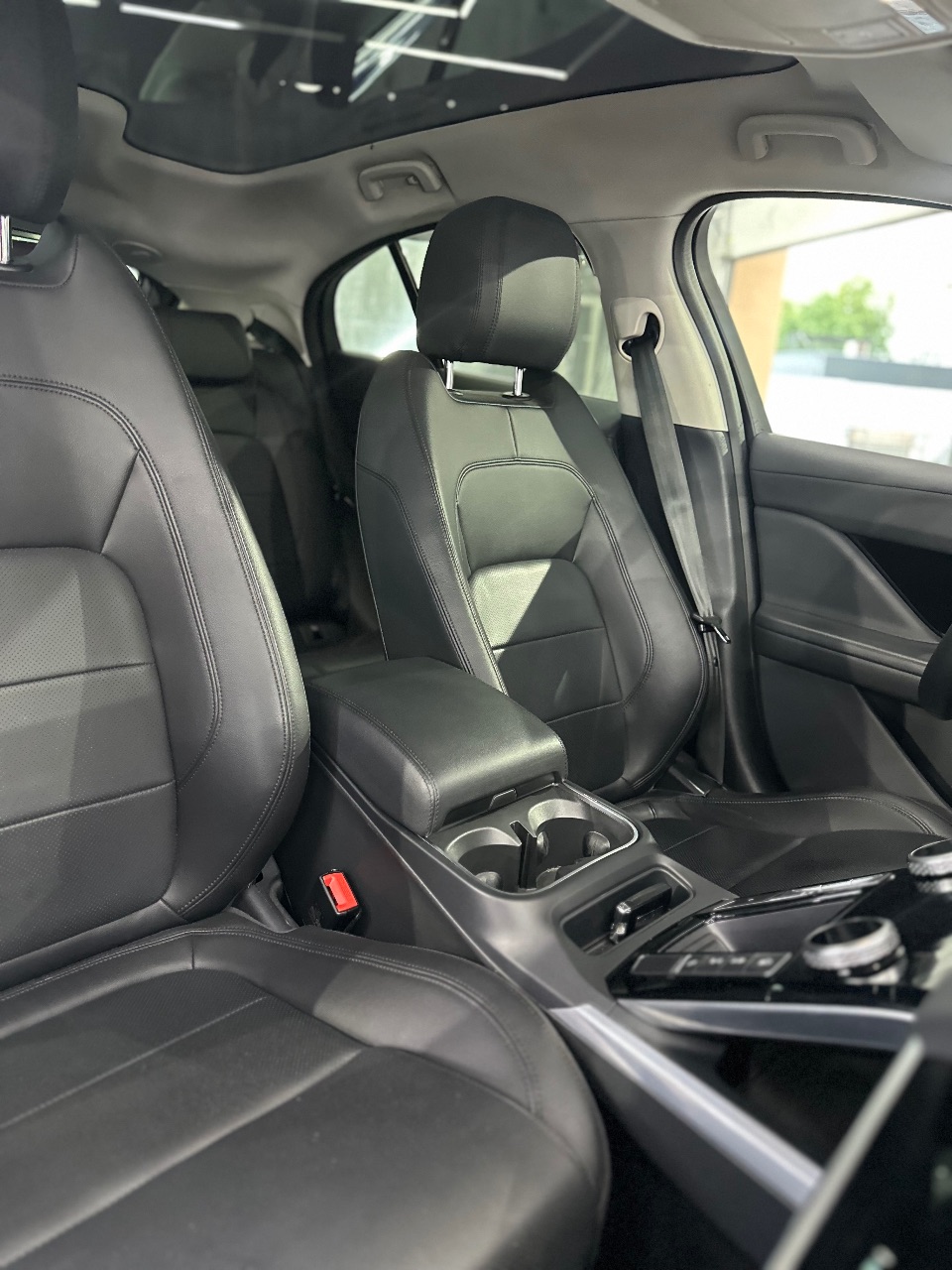 Jaguar I-Pace - фото 16