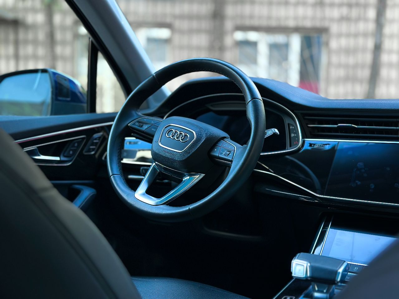 Audi Q7 - фото 22