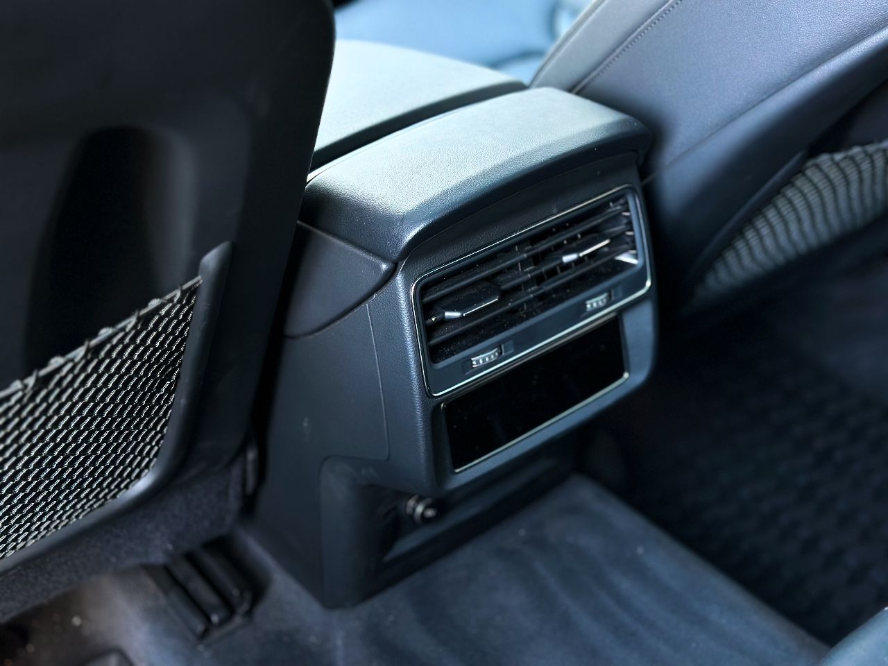 Audi Q7 - фото 20