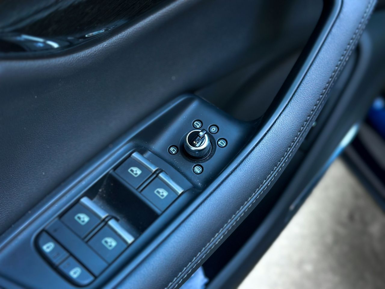 Audi Q7 - фото 17