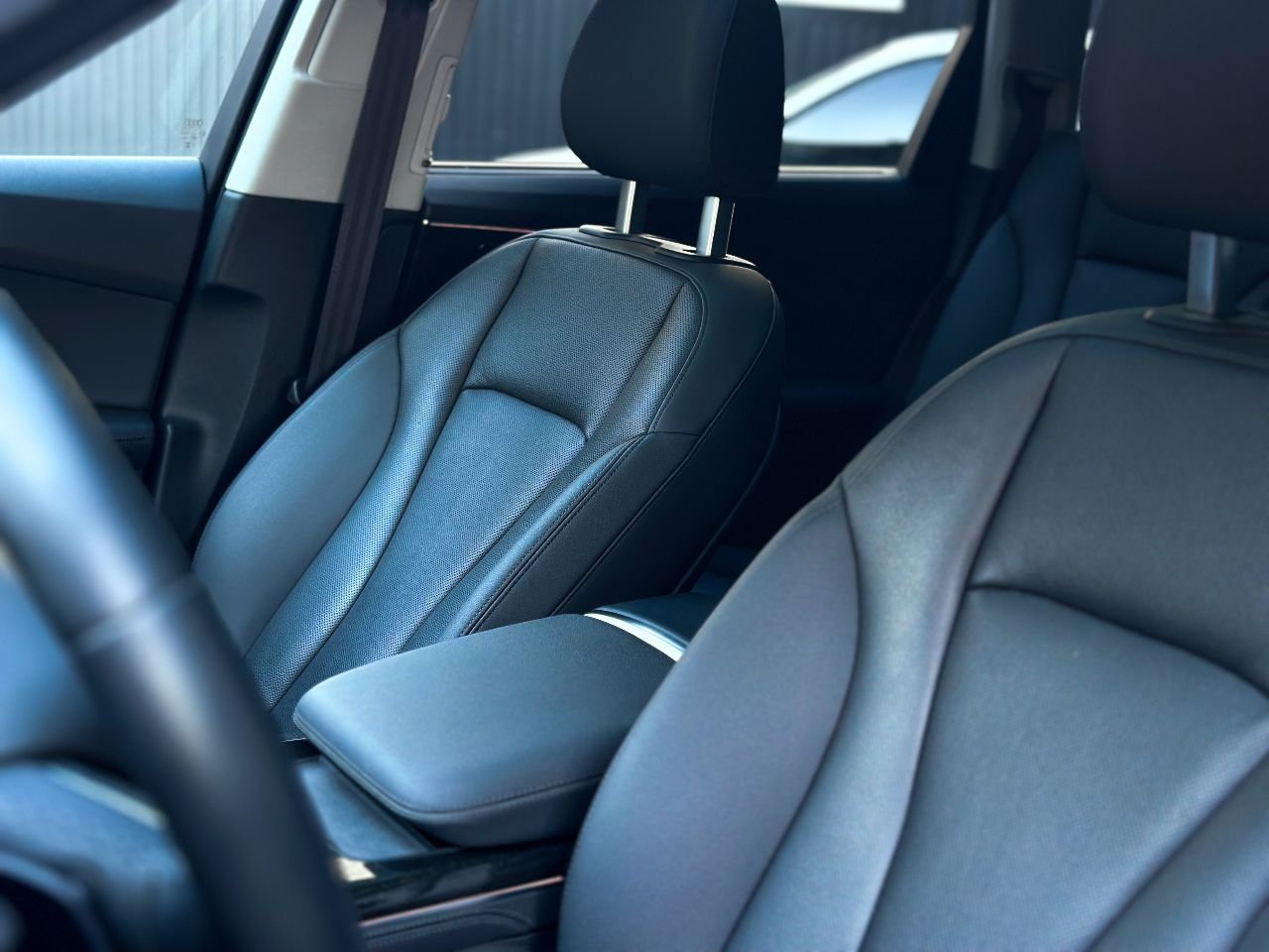 Audi Q7 - фото 12