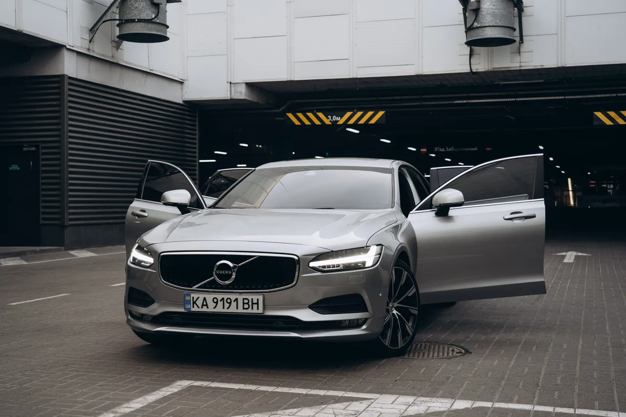Volvo S90 - фото 31