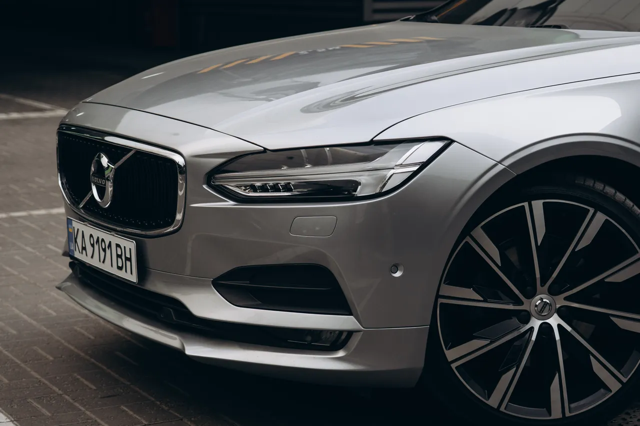 Volvo S90 - фото 21