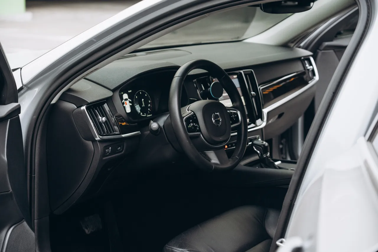 Volvo S90 - фото 29