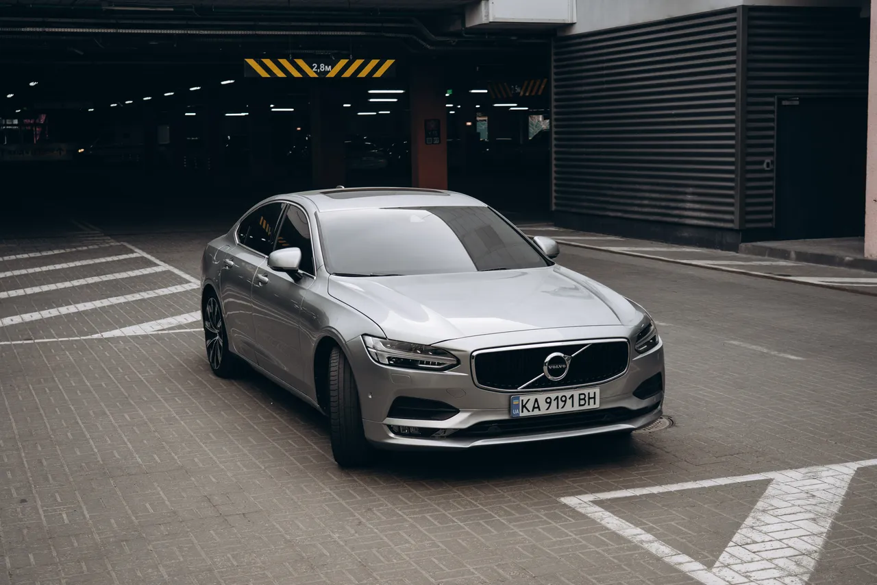 Volvo S90 - фото 7