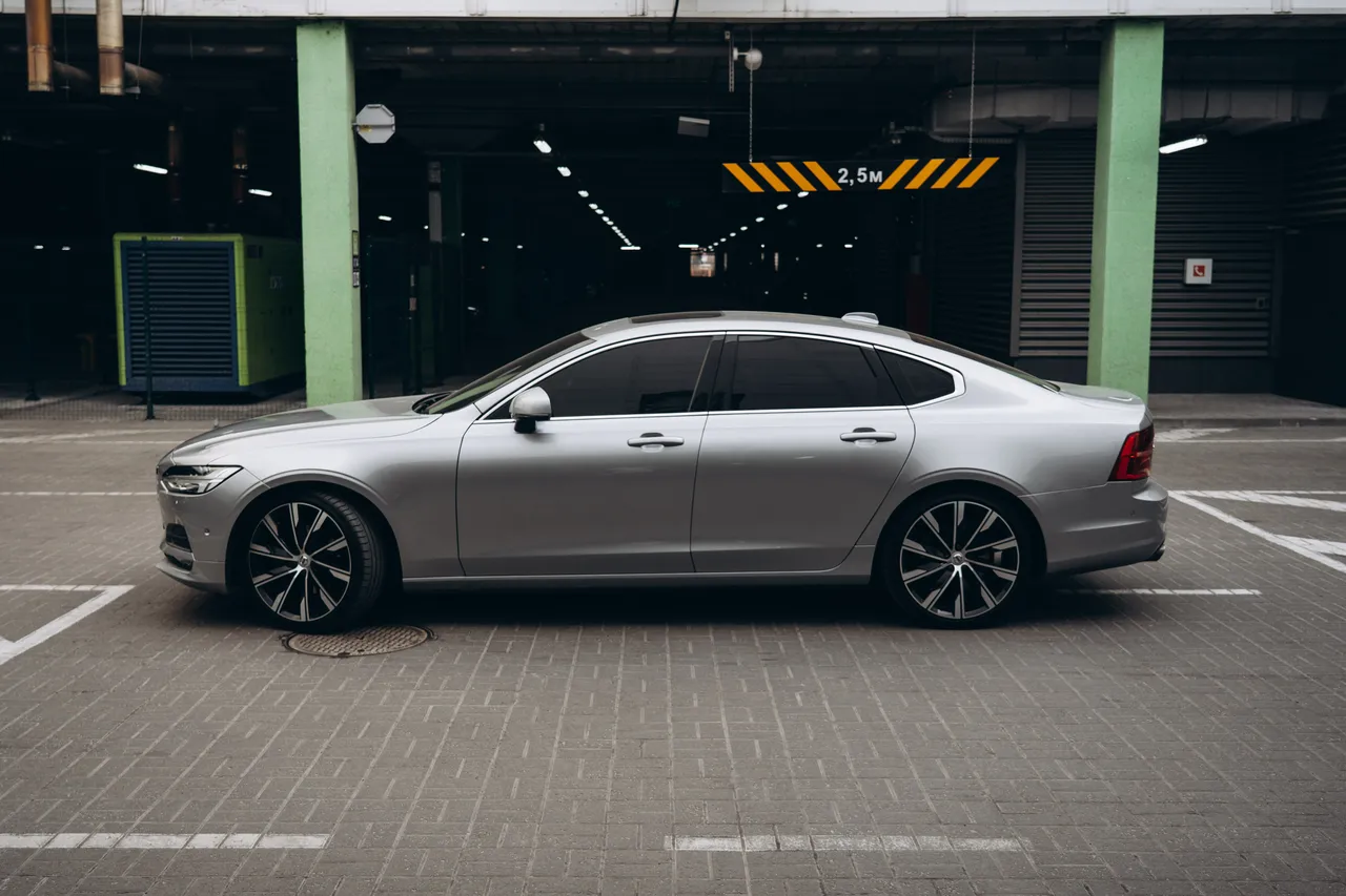 Volvo S90 - фото 15