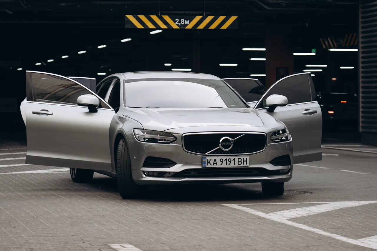 Volvo S90 - фото 23