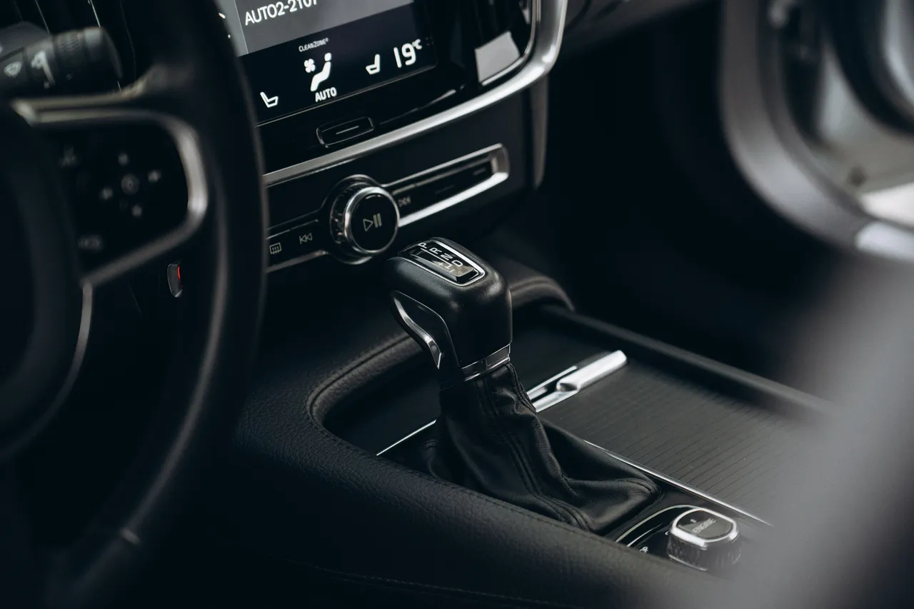 Volvo S90 - фото 43