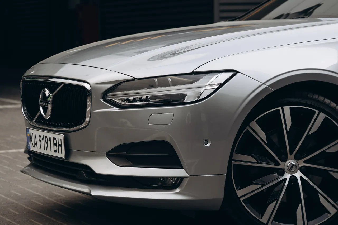 Volvo S90 - фото 17