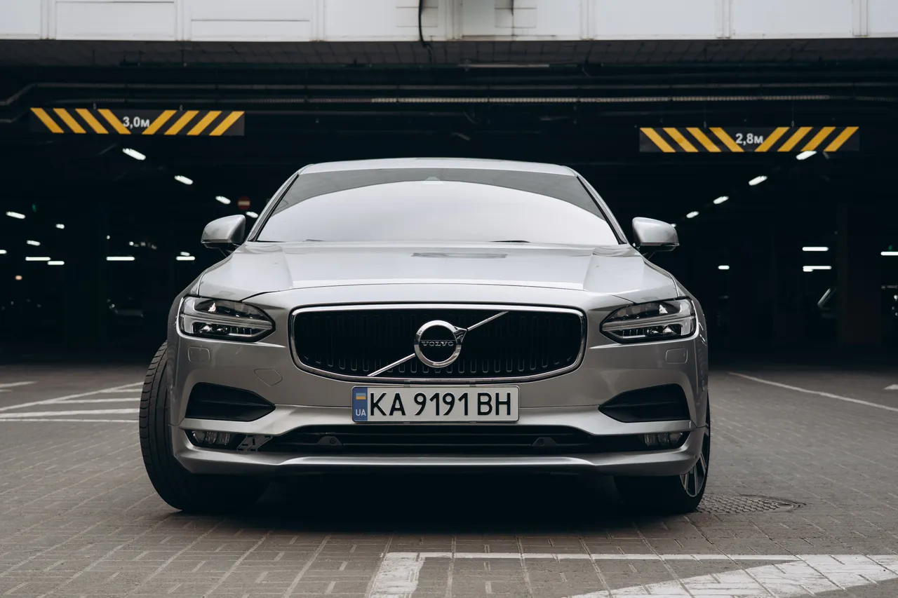 Volvo S90 - фото 19