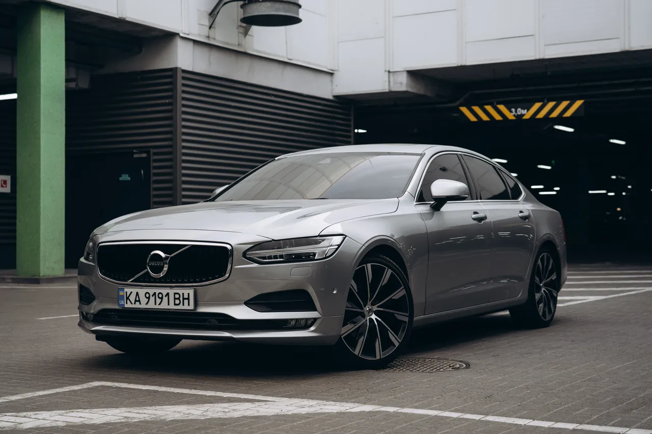 Volvo S90 - фото 1