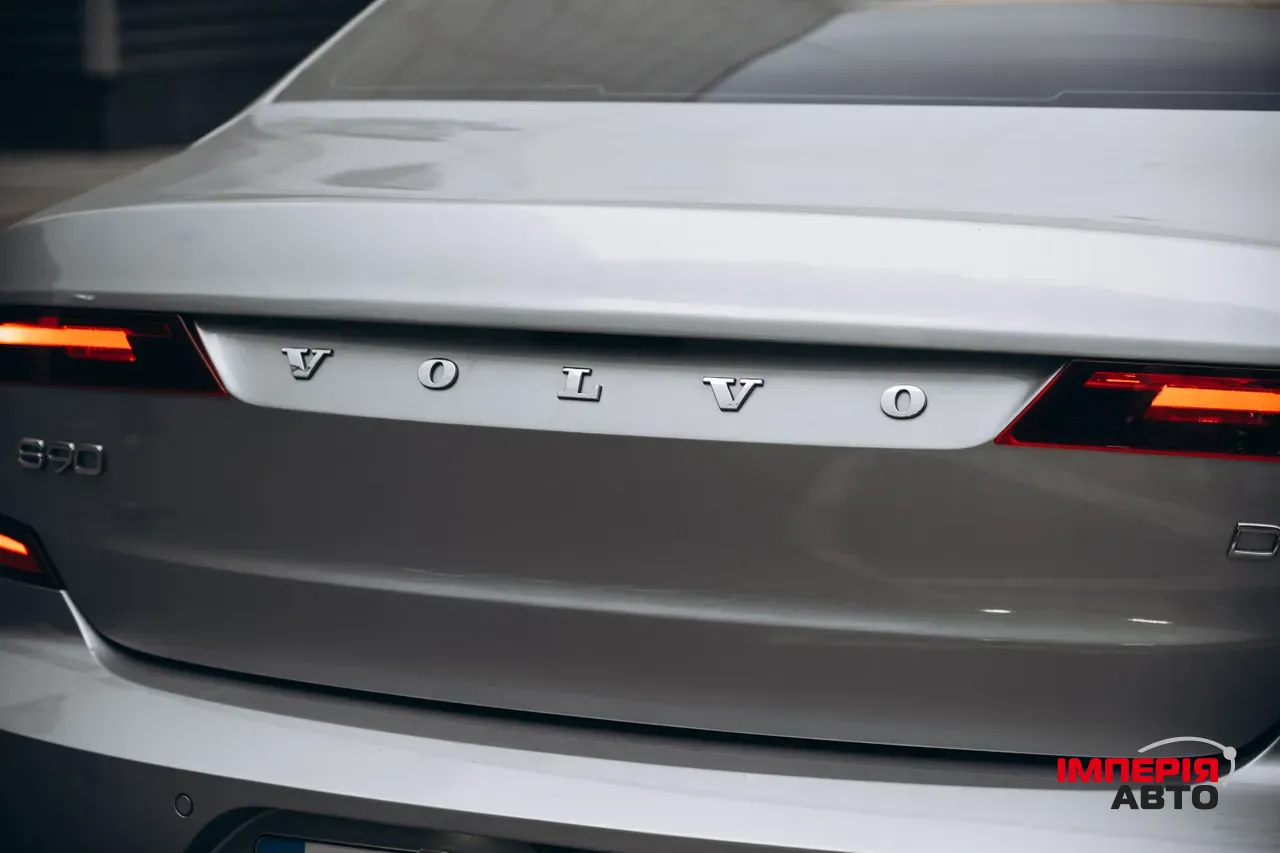 Volvo S90 - фото 81