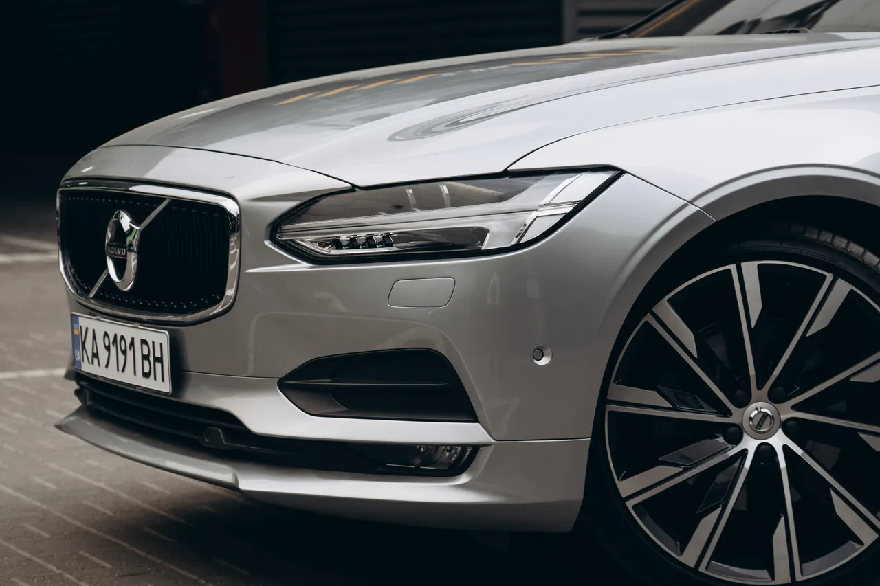 Volvo S90 - фото 16