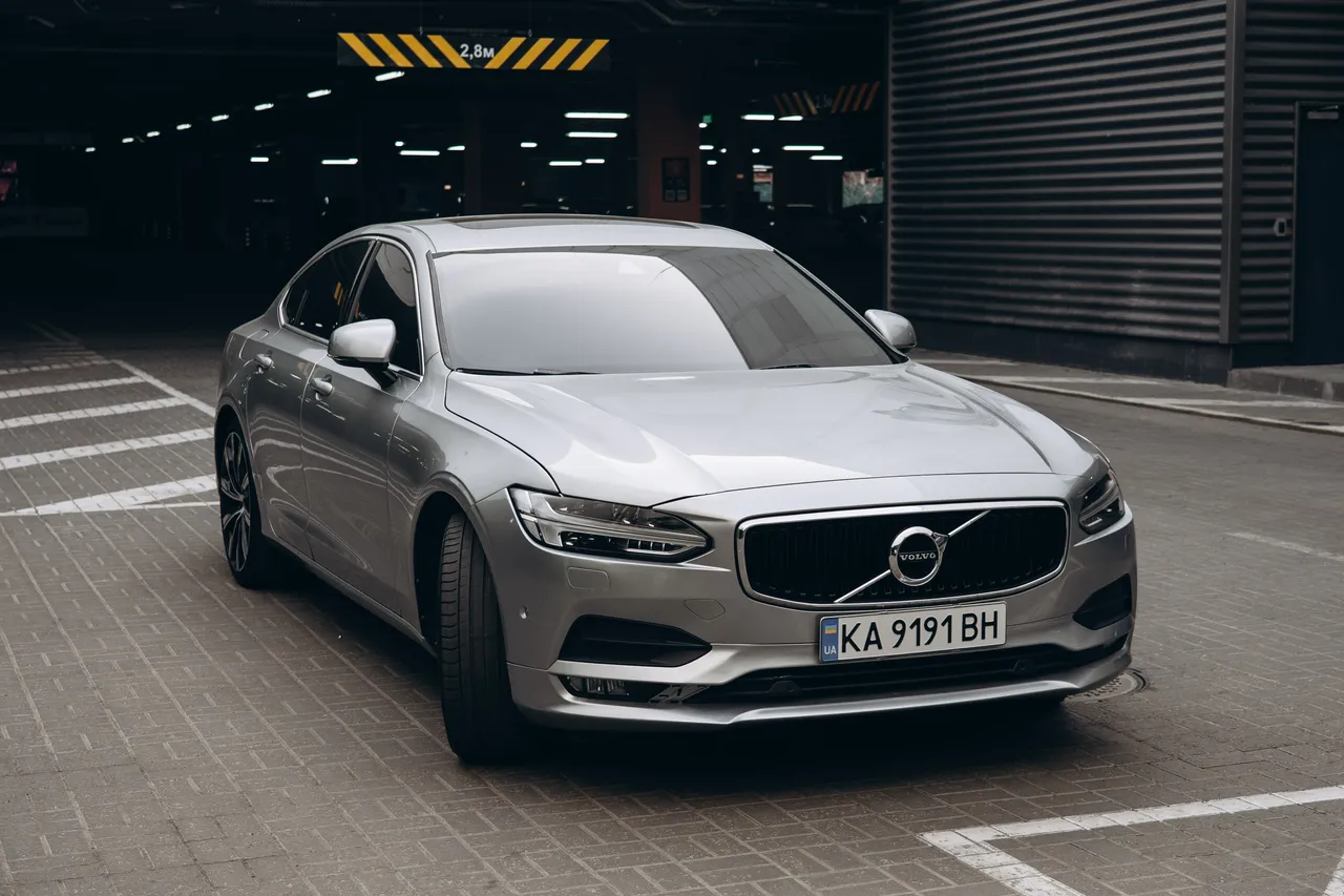 Volvo S90 - фото 22