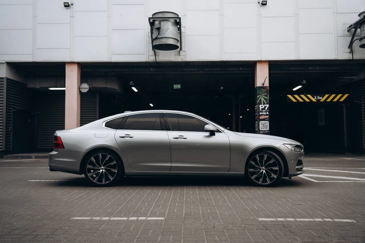 Volvo S90 - фото 8