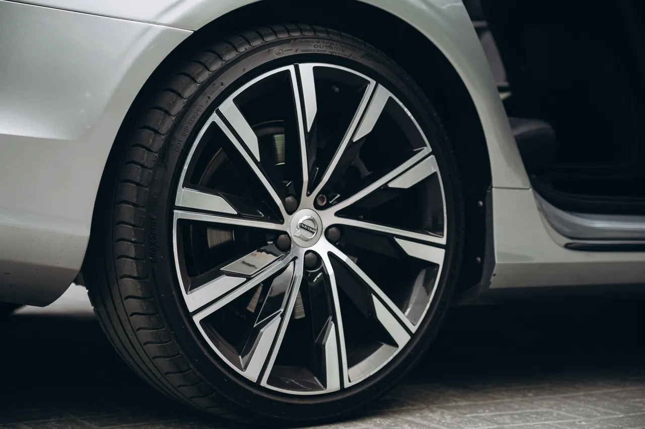 Volvo S90 - фото 38