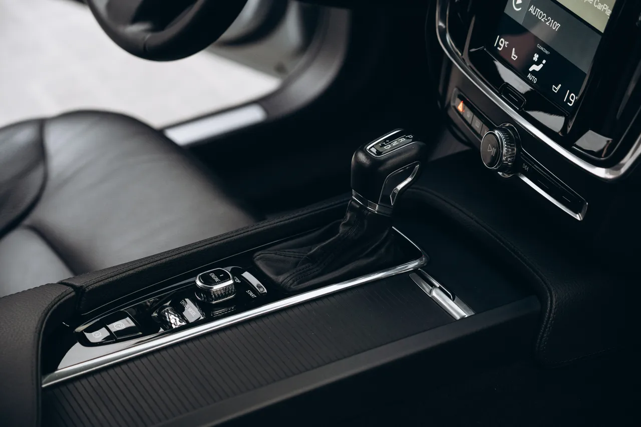 Volvo S90 - фото 35