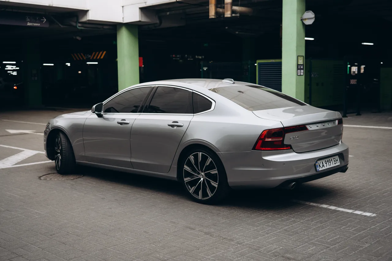 Volvo S90 - фото 14