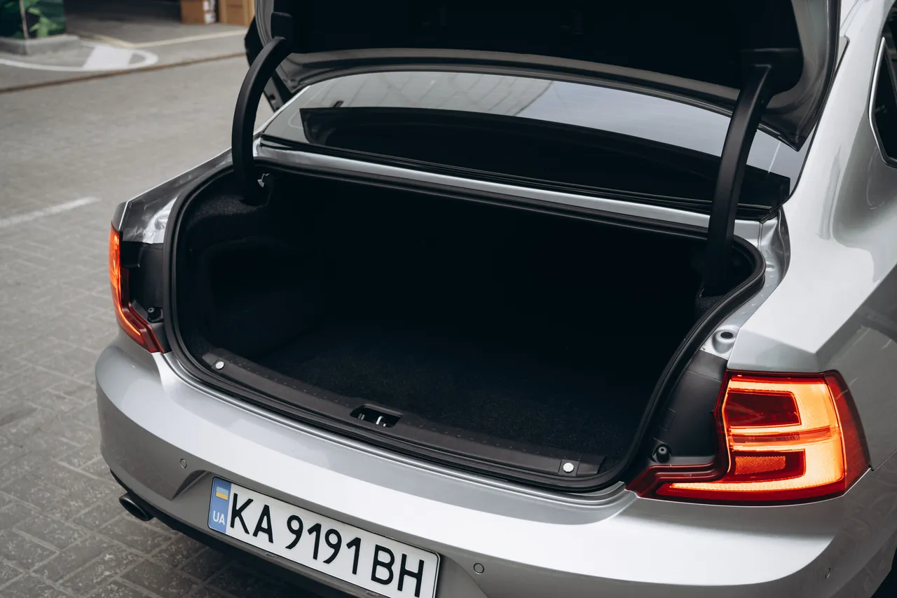 Volvo S90 - фото 76