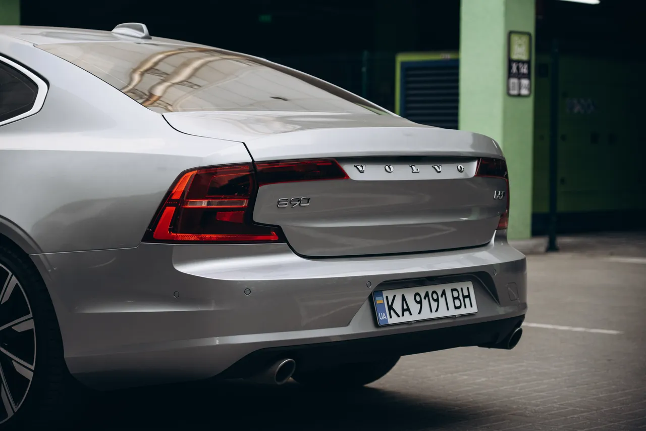 Volvo S90 - фото 13