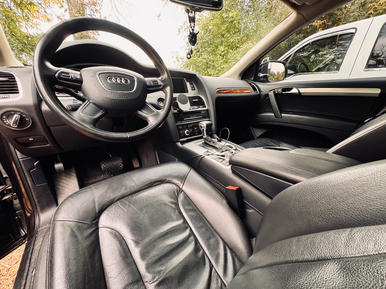 Audi Q7 - фото 8