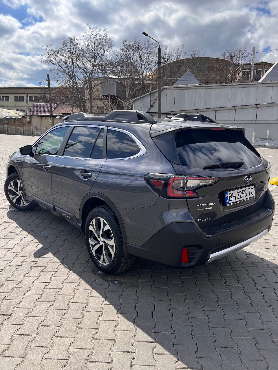 Subaru Outback - фото 2