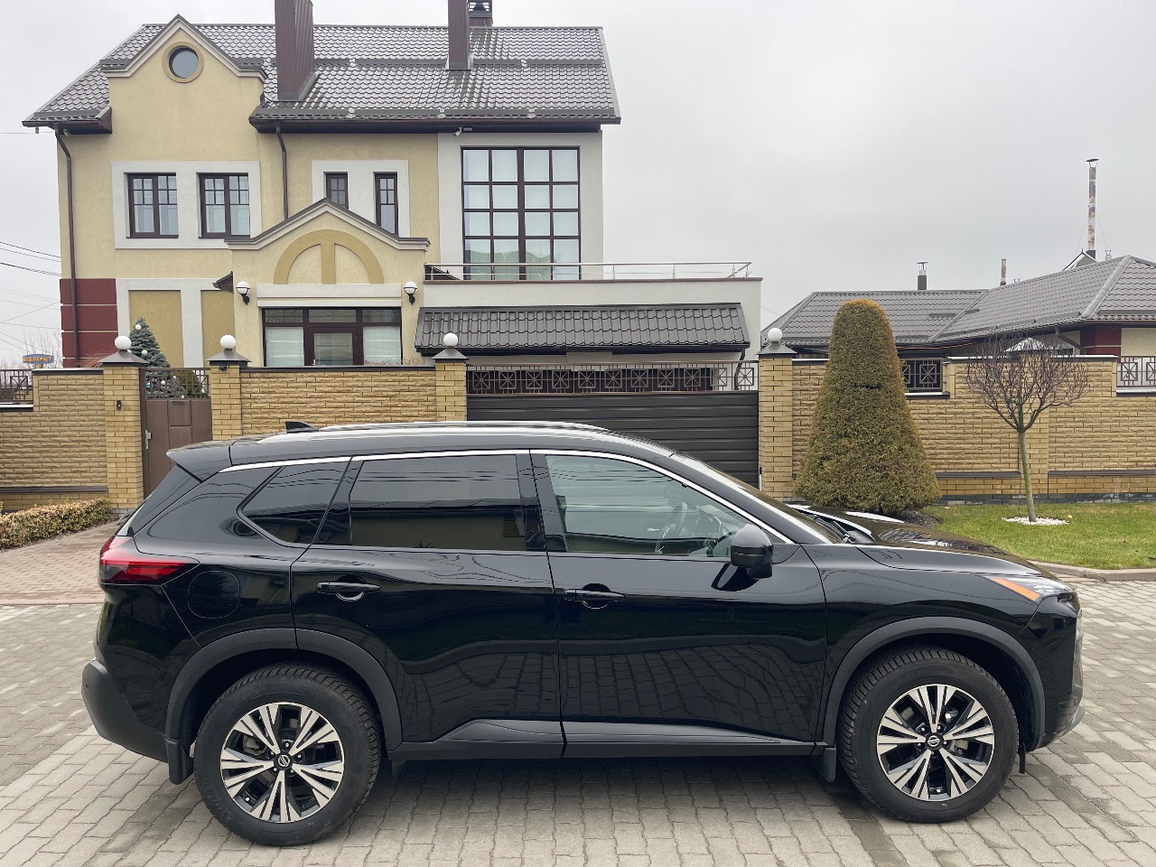 Nissan Rogue - фото 3