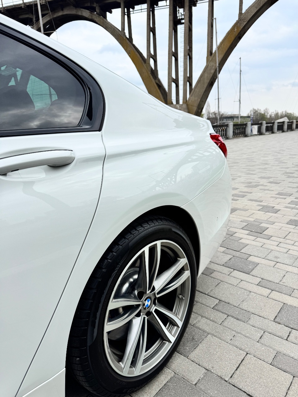 BMW 7 серії - фото 6