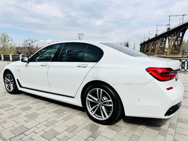 BMW 7 серії - зображення 2