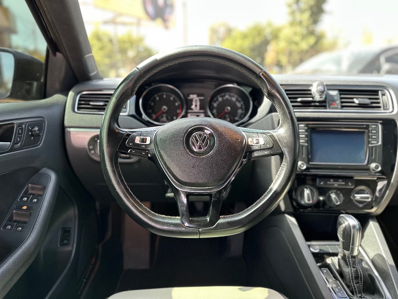 Volkswagen Jetta - фото 10