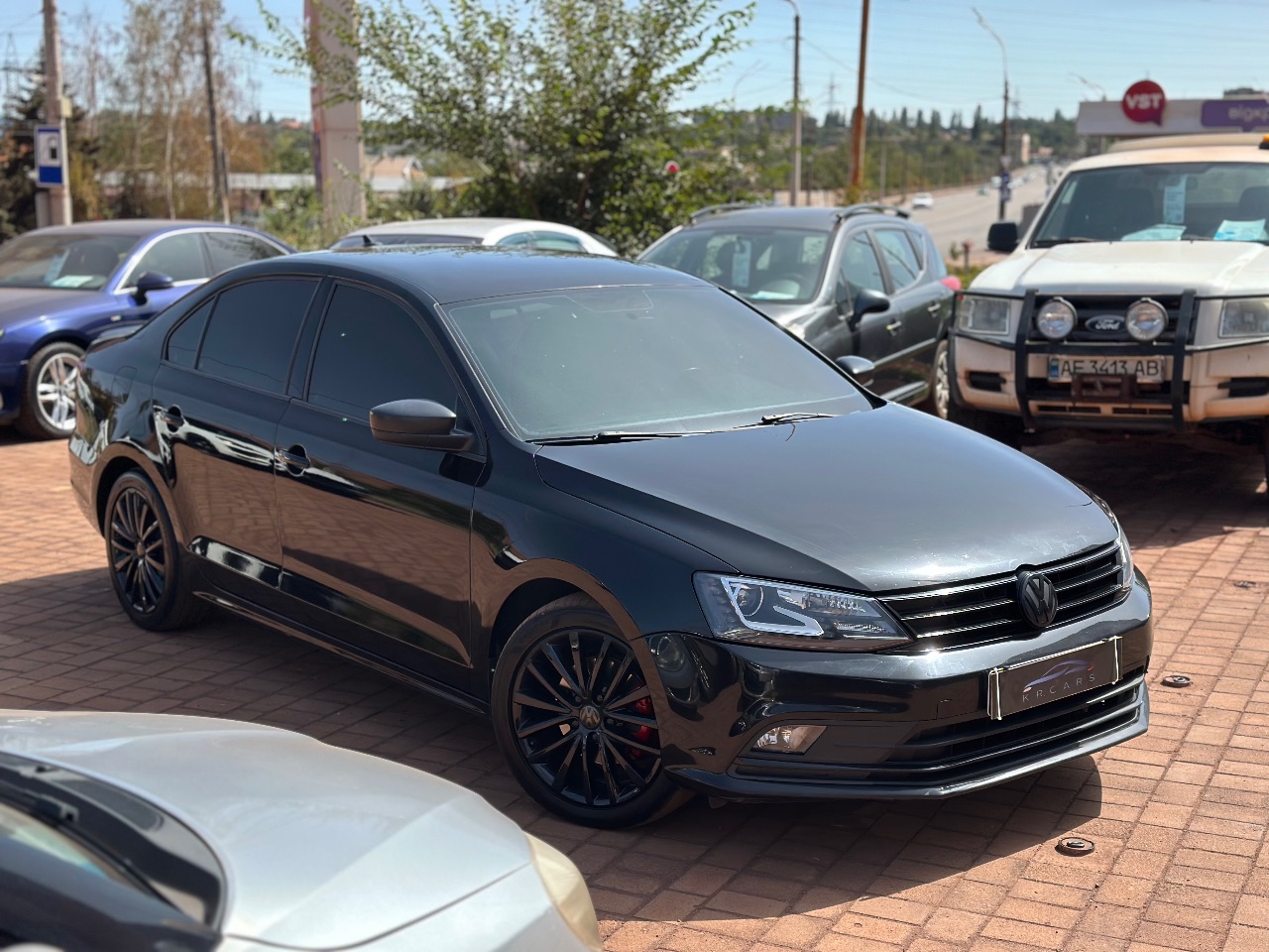 Volkswagen Jetta - фото 2