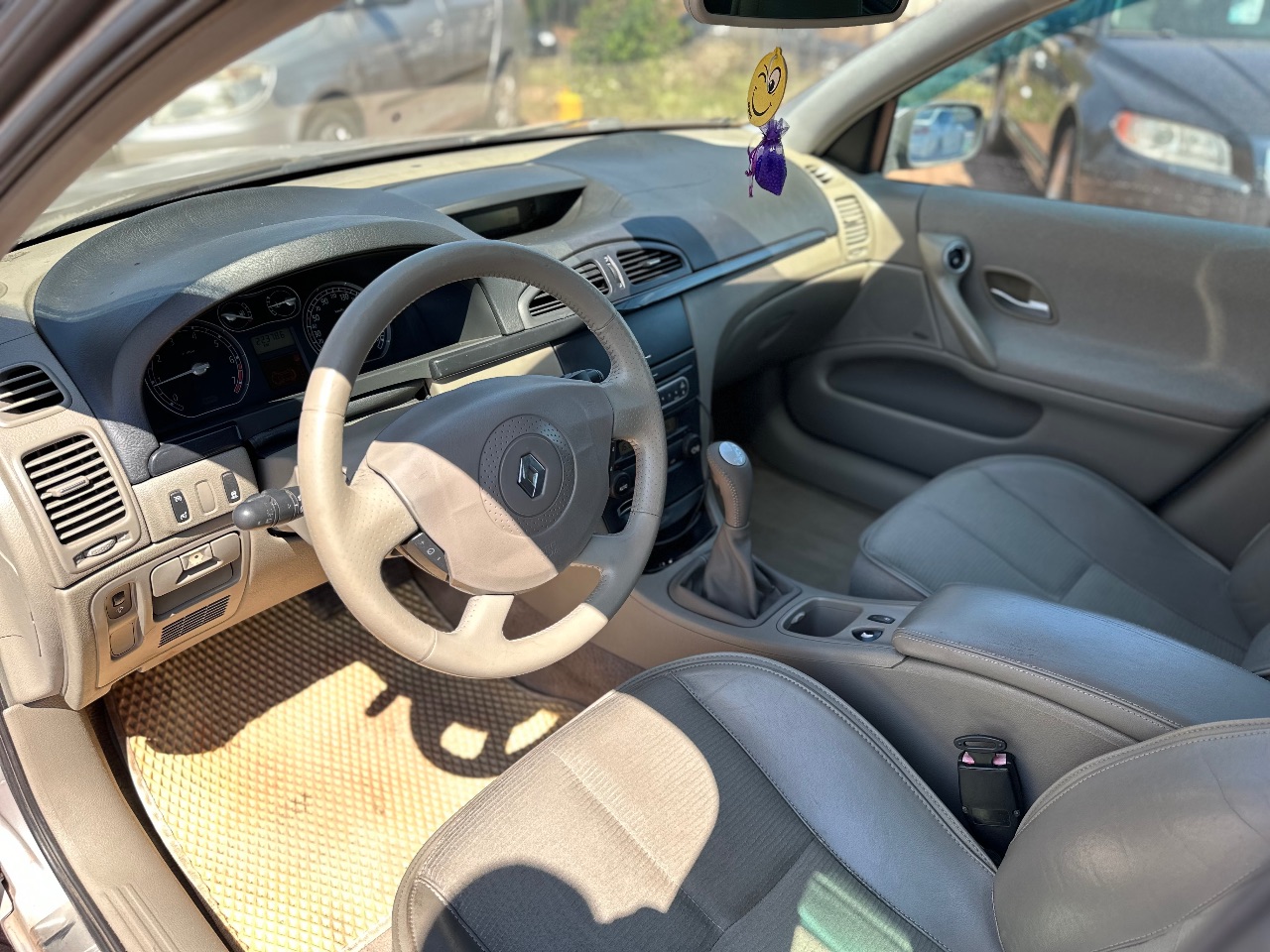 Renault Laguna - фото 8