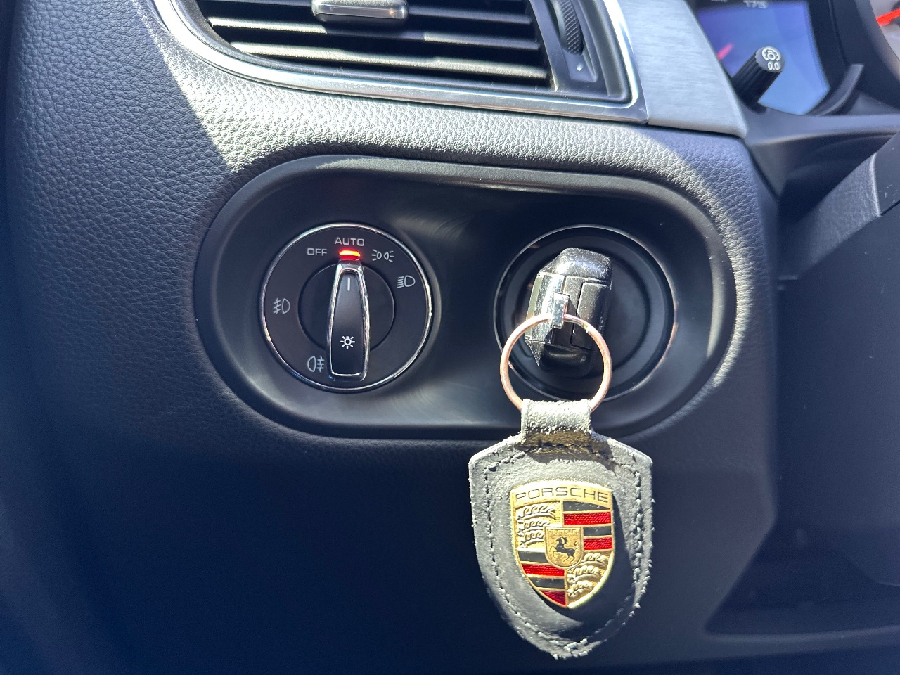 Porsche Macan - фото 13