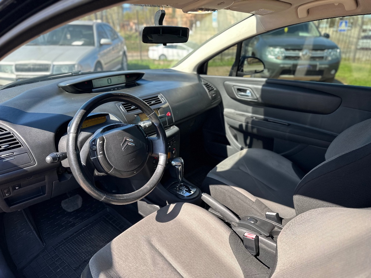 Citroen C4 - фото 6