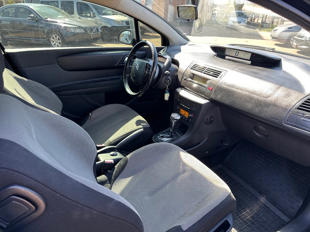 Citroen C4 - фото 5